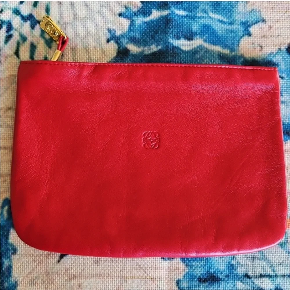 Loewe Anagram Calfskin Leather Pouch With Dusty - Picture 5 of 7